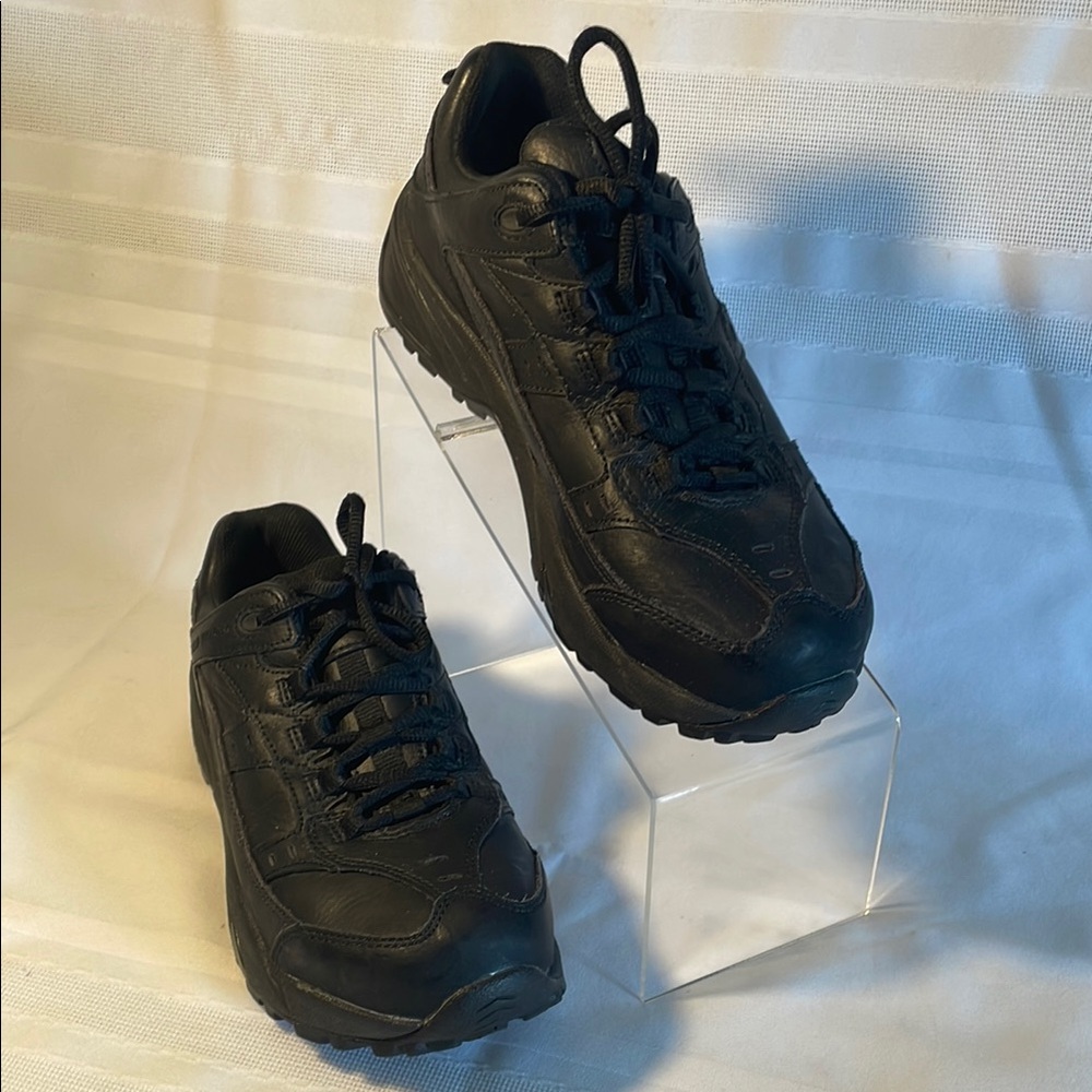 Women’s Black Sz.7 Red wing work shoes